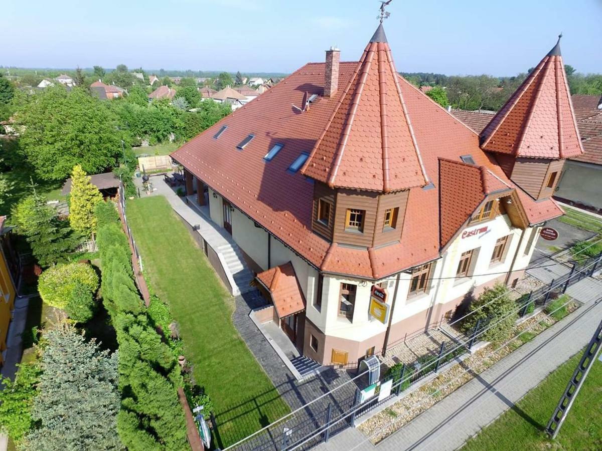 Castrum Vendeghaz Szigetszentmárton Exteriör bild