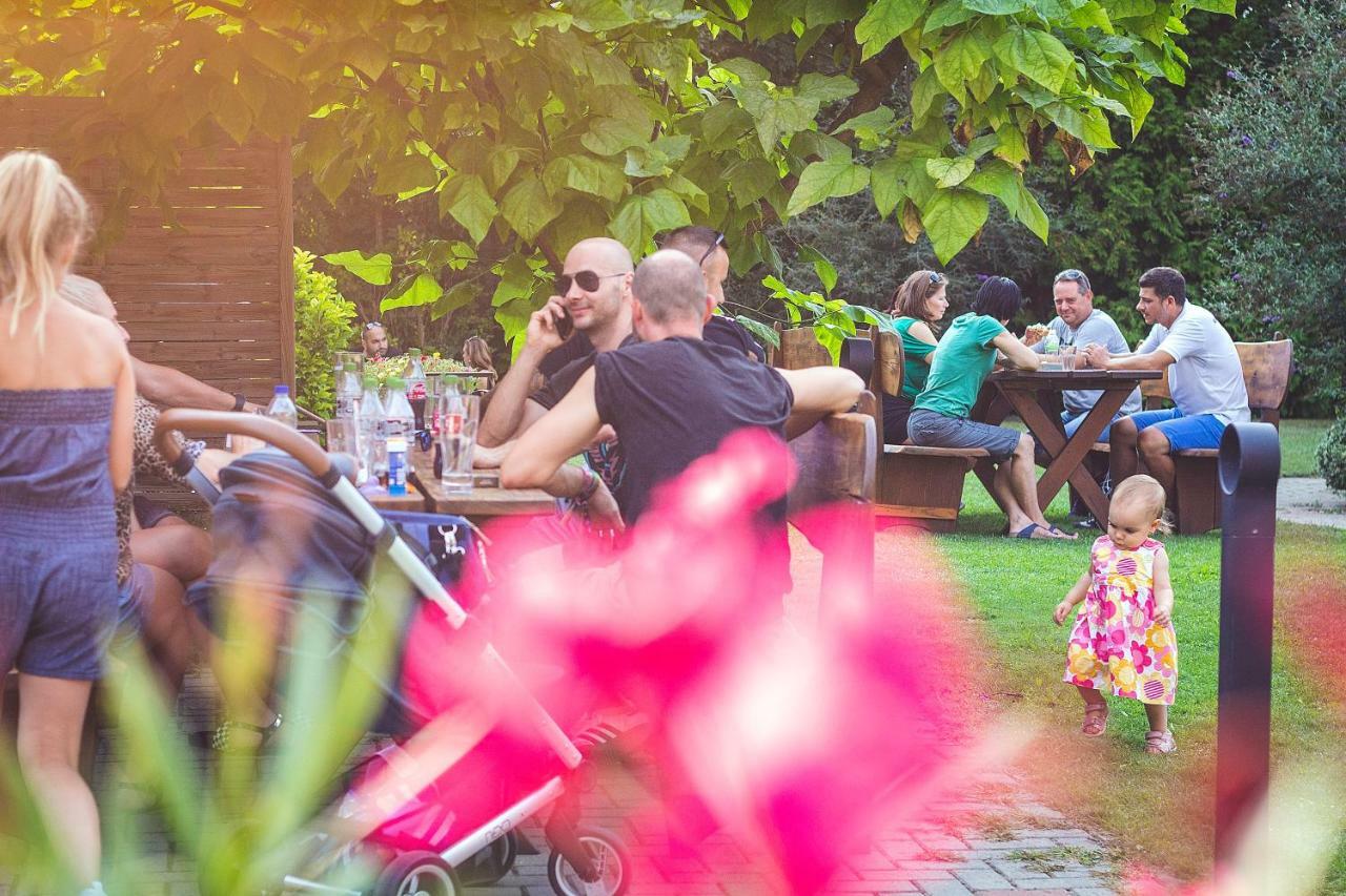 Castrum Vendeghaz Szigetszentmárton Exteriör bild